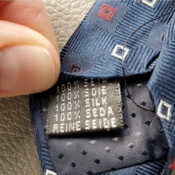 Byron navy blue 100% silk tie - Picture 5 of 8